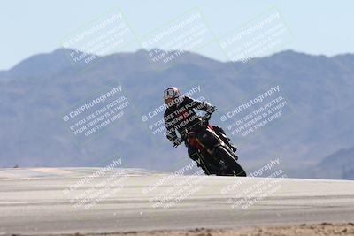 media/Oct-13-2025-Moto Forza (Mon) [[a66d839500]]/3-B Group/Session 4 (Turn 9)/